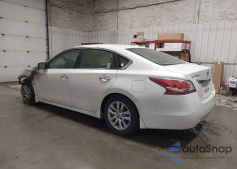 2015 Nissan Altima 2.5 S z USA, uszkodzony, nr VIN 1N4AL3AP4FC153289